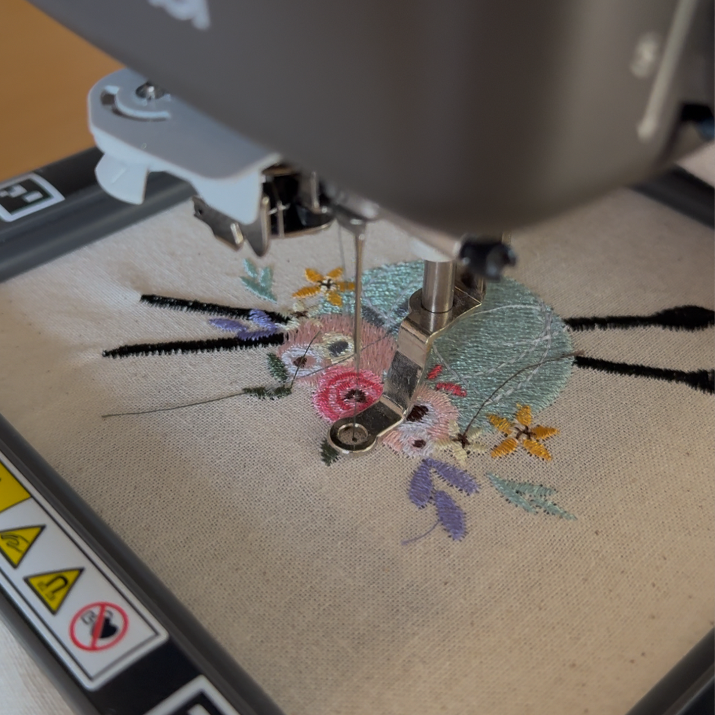 Brother satin-finish broderitråd – 542 Aqua