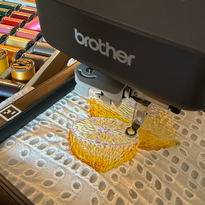 Brother satin-finish broderitråd – 205 gul