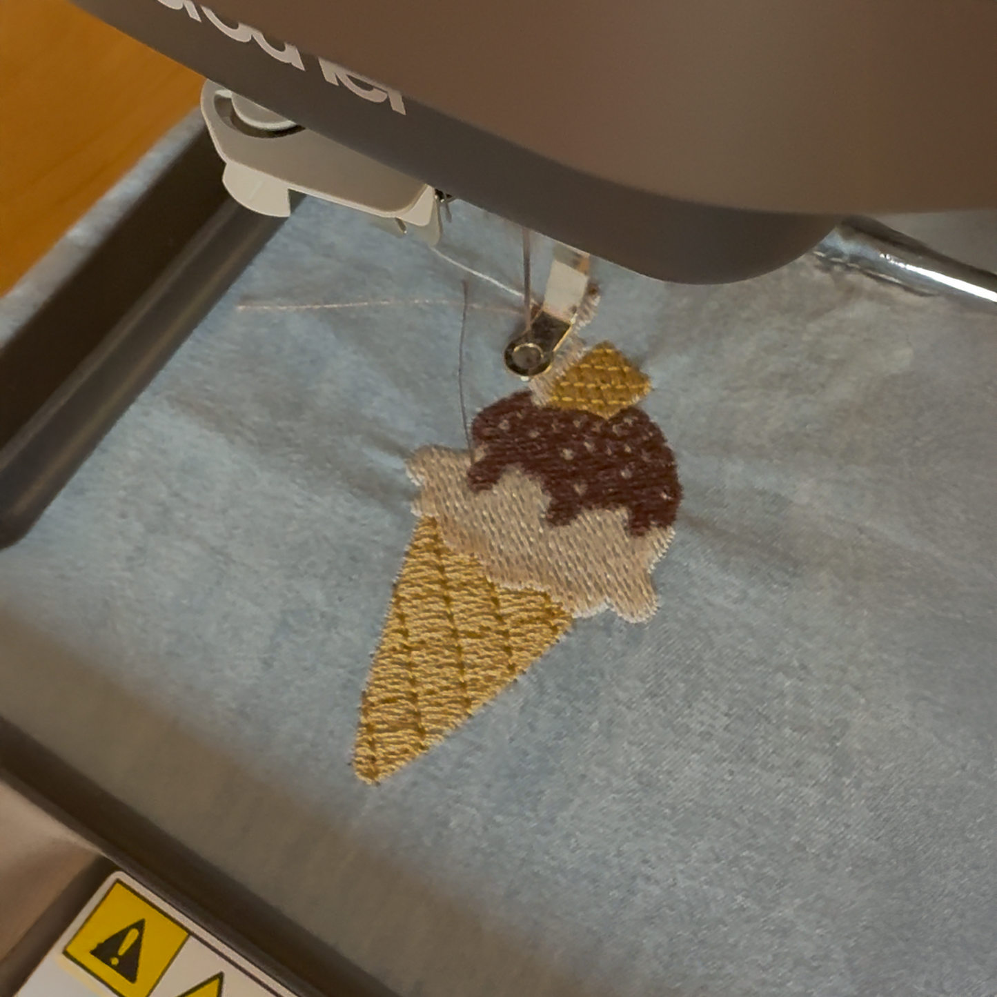 Brother satin-finish broderitråd – 307 Nude